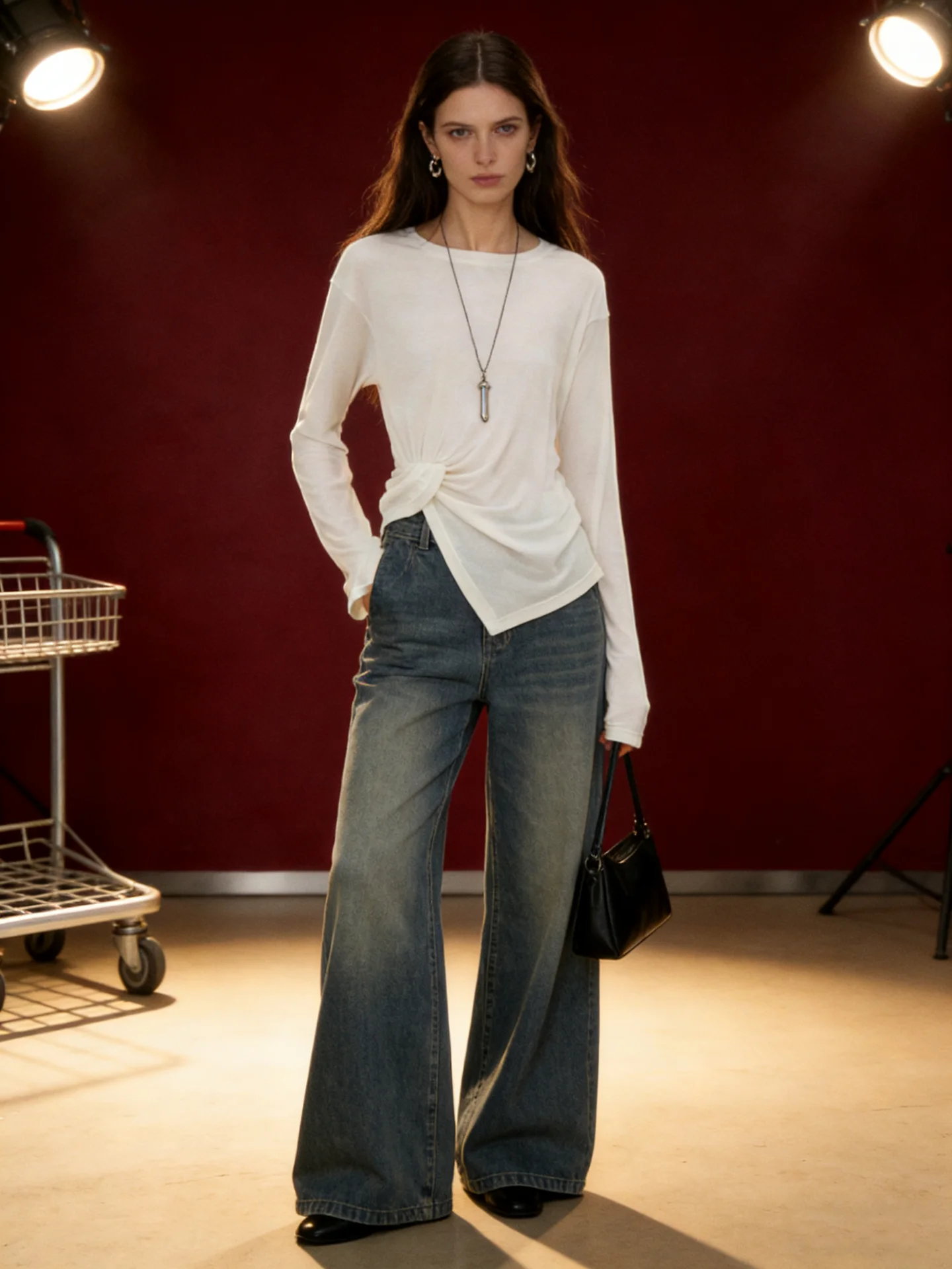 

HUAAPUW Asymmetric Design round Neck Long Sleeve Women's T-shirt Spring 2026 New Cloud Dance White Crew Neck Base Shirt