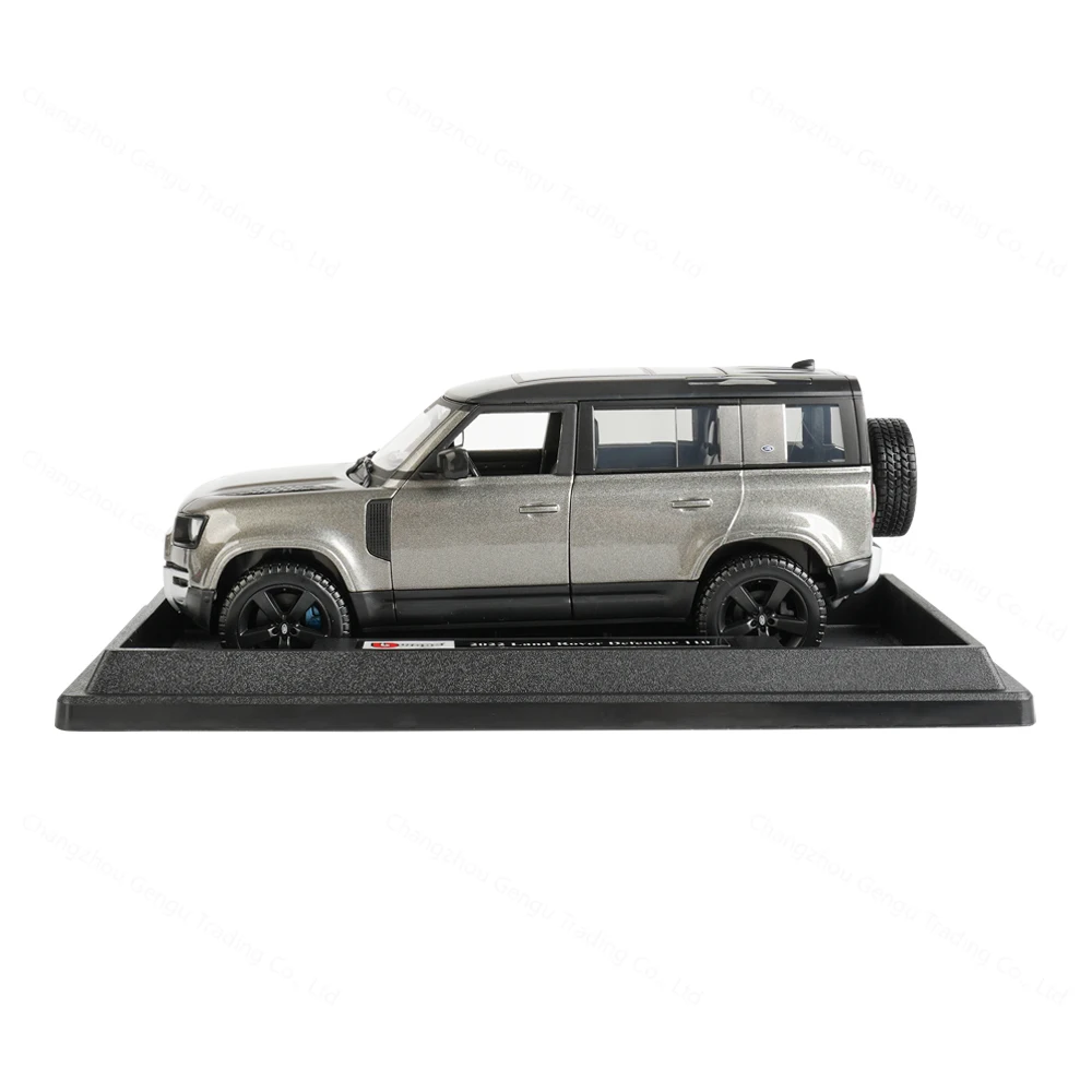Bburago 1:24 2022 Land Rover Defender 110 Die Dasting Alloy Car Model Art Deco Collection Toy Gift Factory Authorization