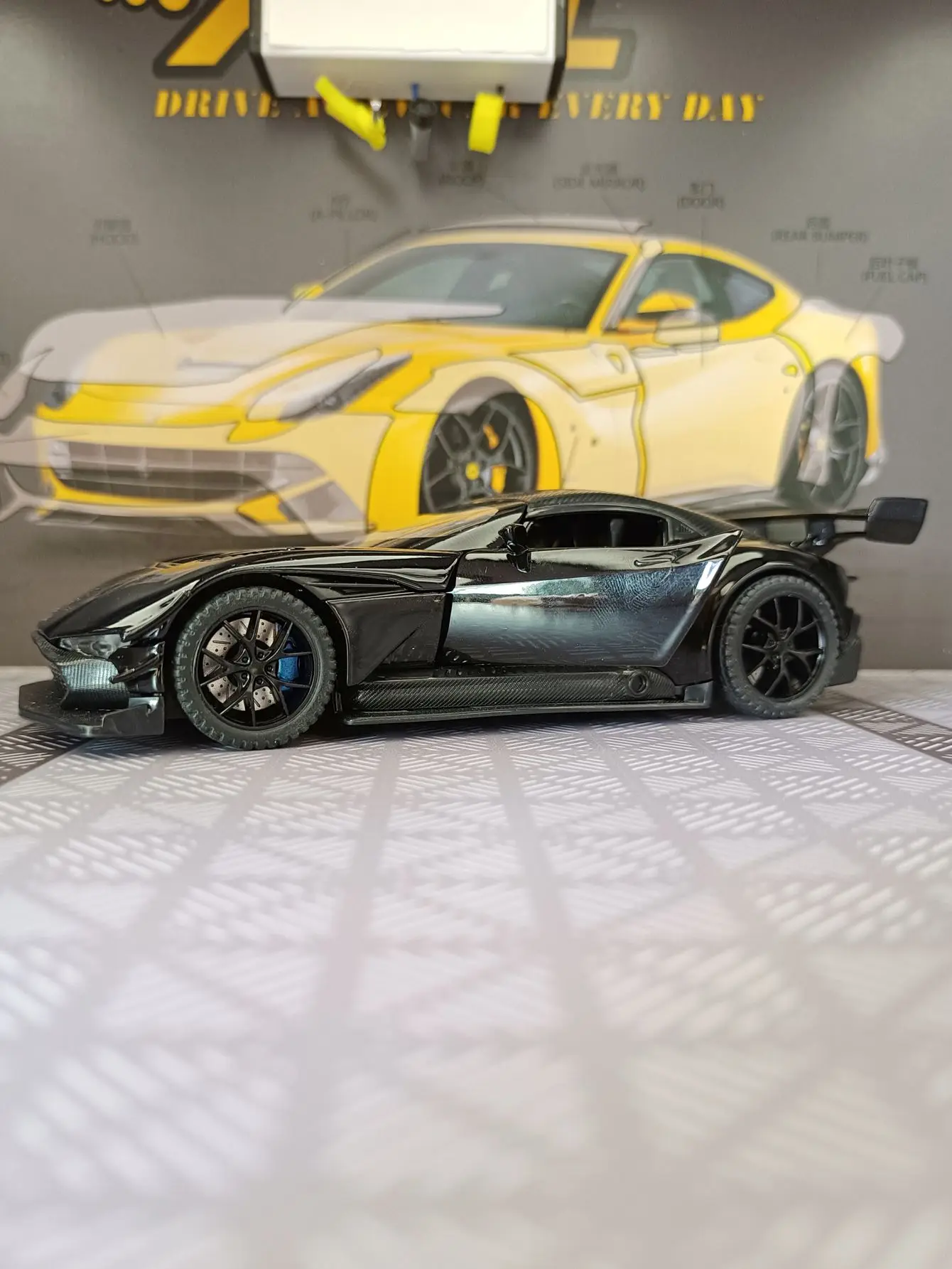 1:32 Simulation Aston Martin Vulcan Alloy Car Model Rally Race Supercar doors on both sides that can be opened finely crafted
