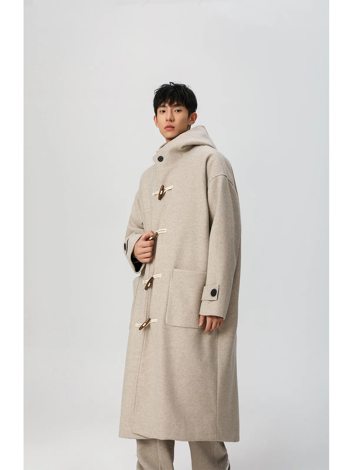 

Мужской длинный шелковый тренчкот в викторианском стиле, элегантный, с золотой отделкой, роскошный, премиум-класса, с цветочным узором по всей поверхности