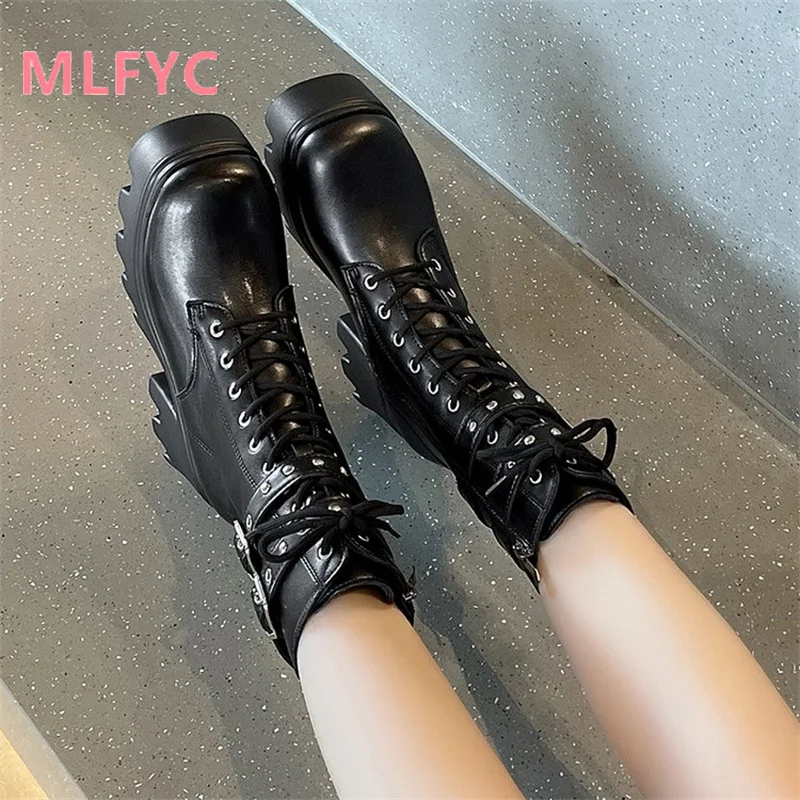 Botas de cordões casuais grandes para mulheres, versáteis, sola grossa, salto alto, monocromáticas, personalizadas, simples, quentes, na moda, novas