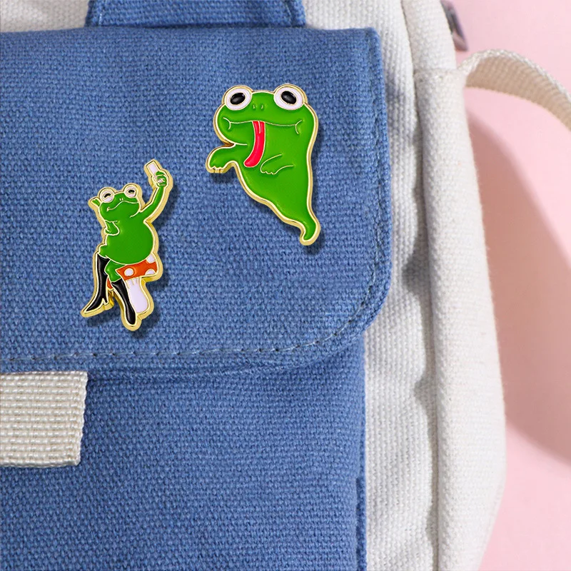 Funny Cartoon Green Frog Brooch Unisex Metal Pin Badge DIY for Clothes Bags Shoes Hat Scarf T-shirt Jeans Accessories