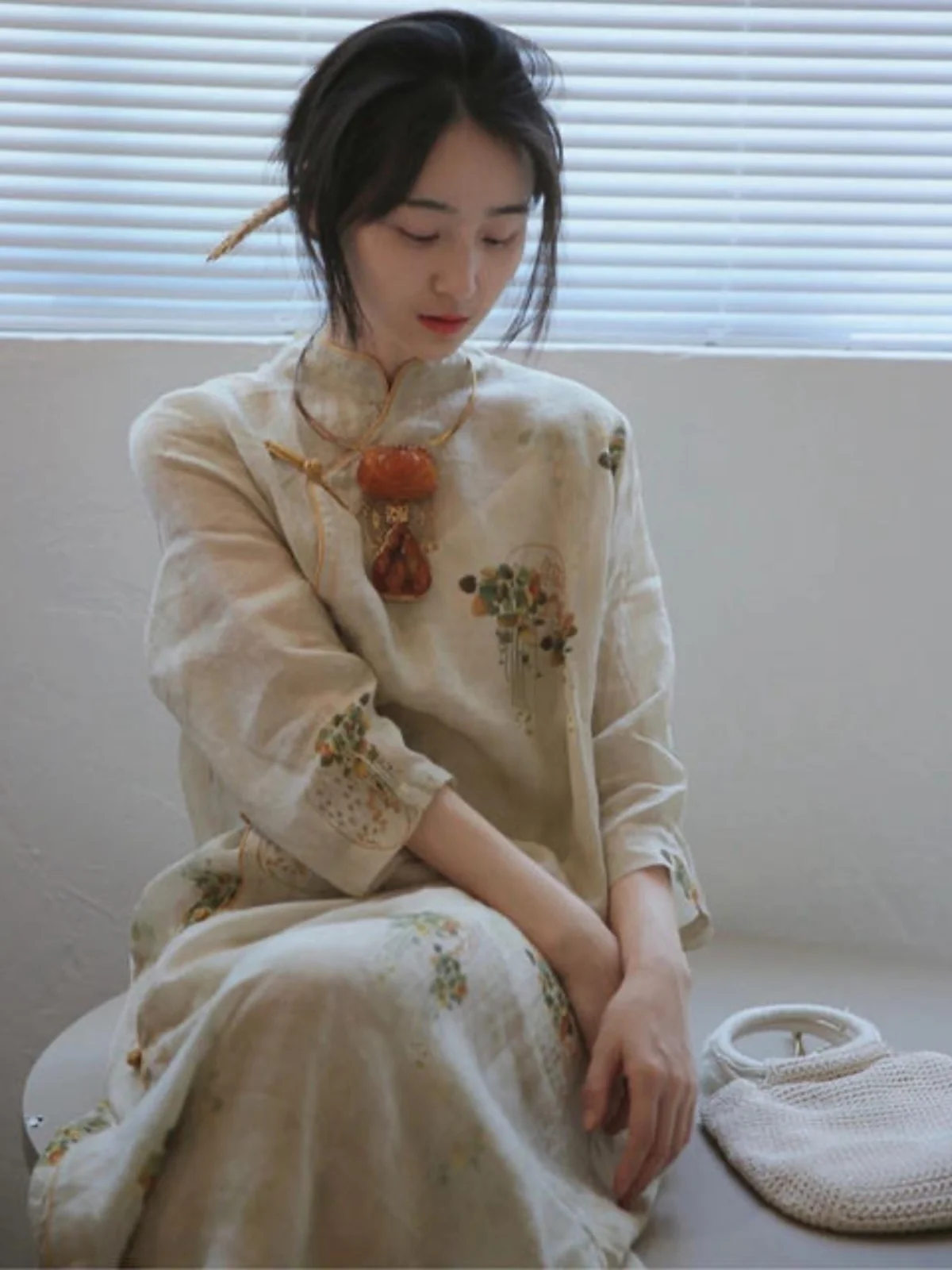 

Новая улучшенная юбка в китайском национальном стиле с шелковым принтом, женская юбка большого размера в стиле ретро с разрезом на пуговицах и анти-ги...