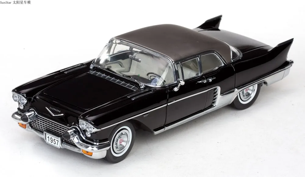 SunStar 1:18 For Eldorado Brougham 1957 Vintage Car Alloy Fully Open Simulation Limited Edition Metal Static Car Model Toys Gift