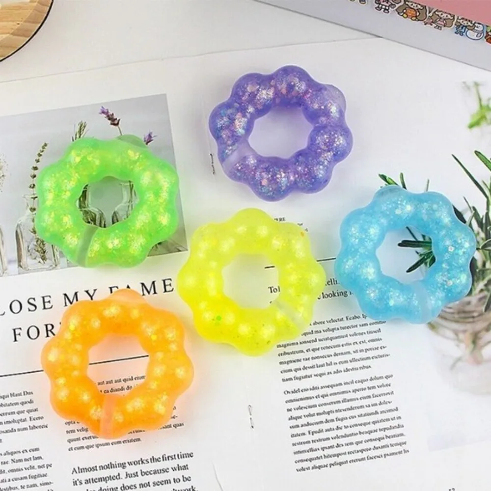 Tragbare TPR Transparent Donut Ringförmige Dekompression Farbe Armband Squeeze Ball Widerstandsfähigkeit Release Spielzeug