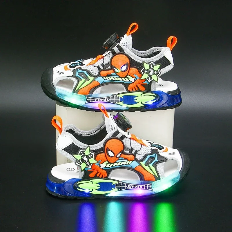 Dziewczynek LED lekkie sandały chłopięce letnie buty Cartoon Spiderman dziecięce zakryte palce ortopedyczne dziecięce sportowe buty do biegania na