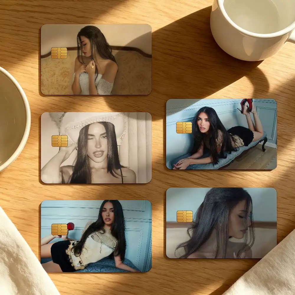 Singer M-Madison B-Beer Ideal gift wrapping option credit card cover stickers original design card stickers