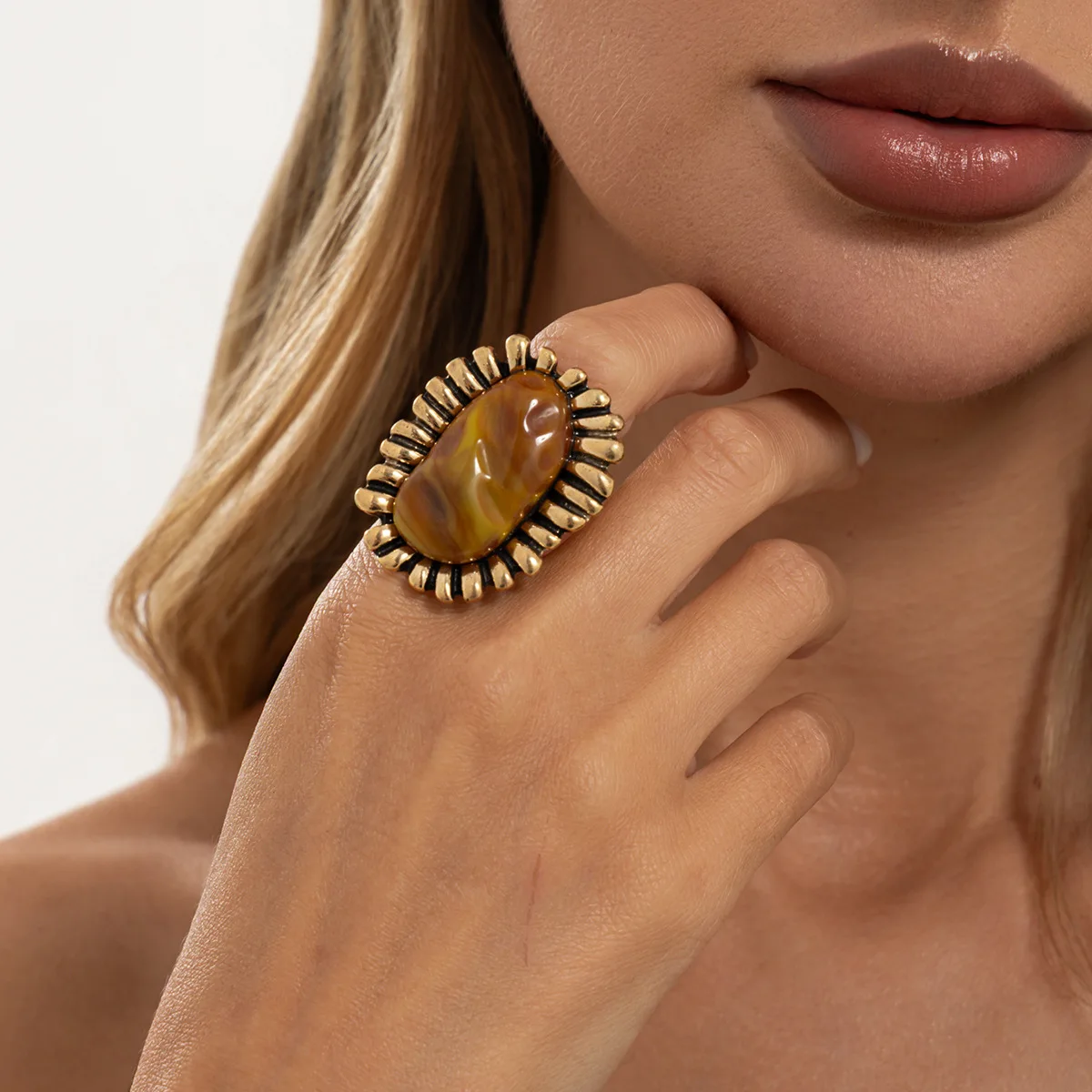 Trendy European American Metal Sunflower Open Ring Vintage Swirl Resin Gem Stackable Ring Personalized Women Jewelry Gift