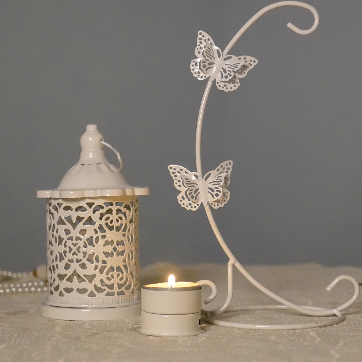 

Европейский полый подсвечник из кованого железа, крючок-бабочка, домашняя атмосфера, декоративные украшения ручной работы, свеча по индивидуальному заказу