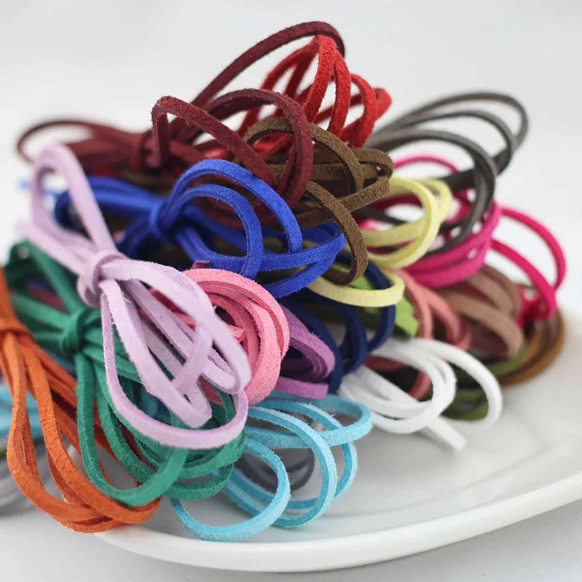 20 piezas Multicolor de 3mm, cordón de ante de imitación con extremos de cordón plateados para pulseras DIY, fabricación de collares, 100 Uds.