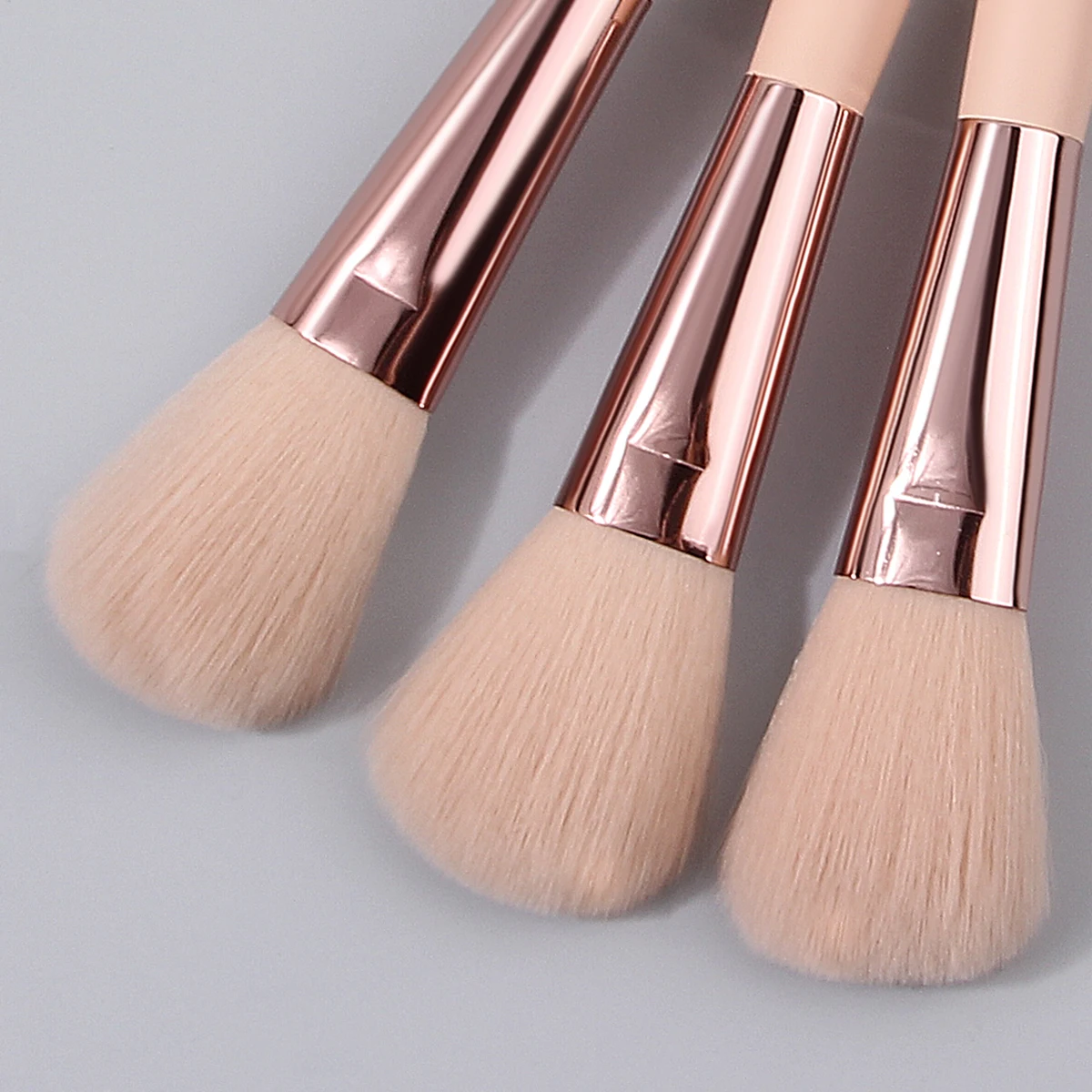 3PCS soft wooden-handled makeup brushes, blush brushes, contouring brushes, contouring brushes, beauty tools