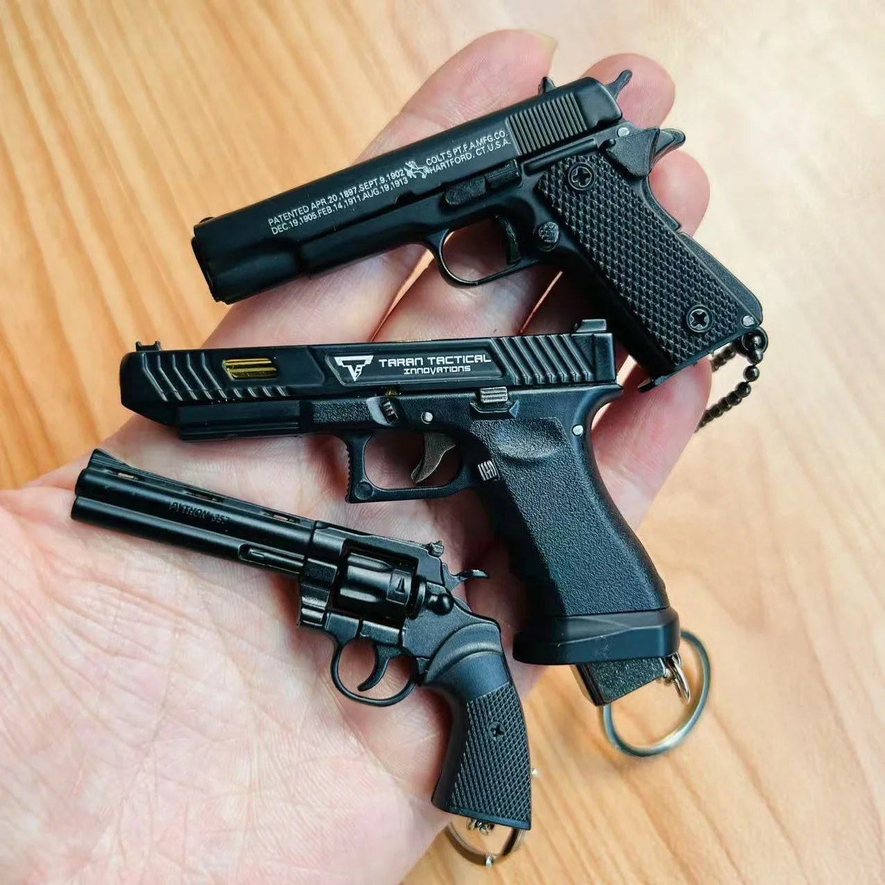 1:3 Metal 1911 Revolver G34 Miniature Pistol Model Toy Gun Detachable DIY Keychain Pendant Ornaments Children Toy