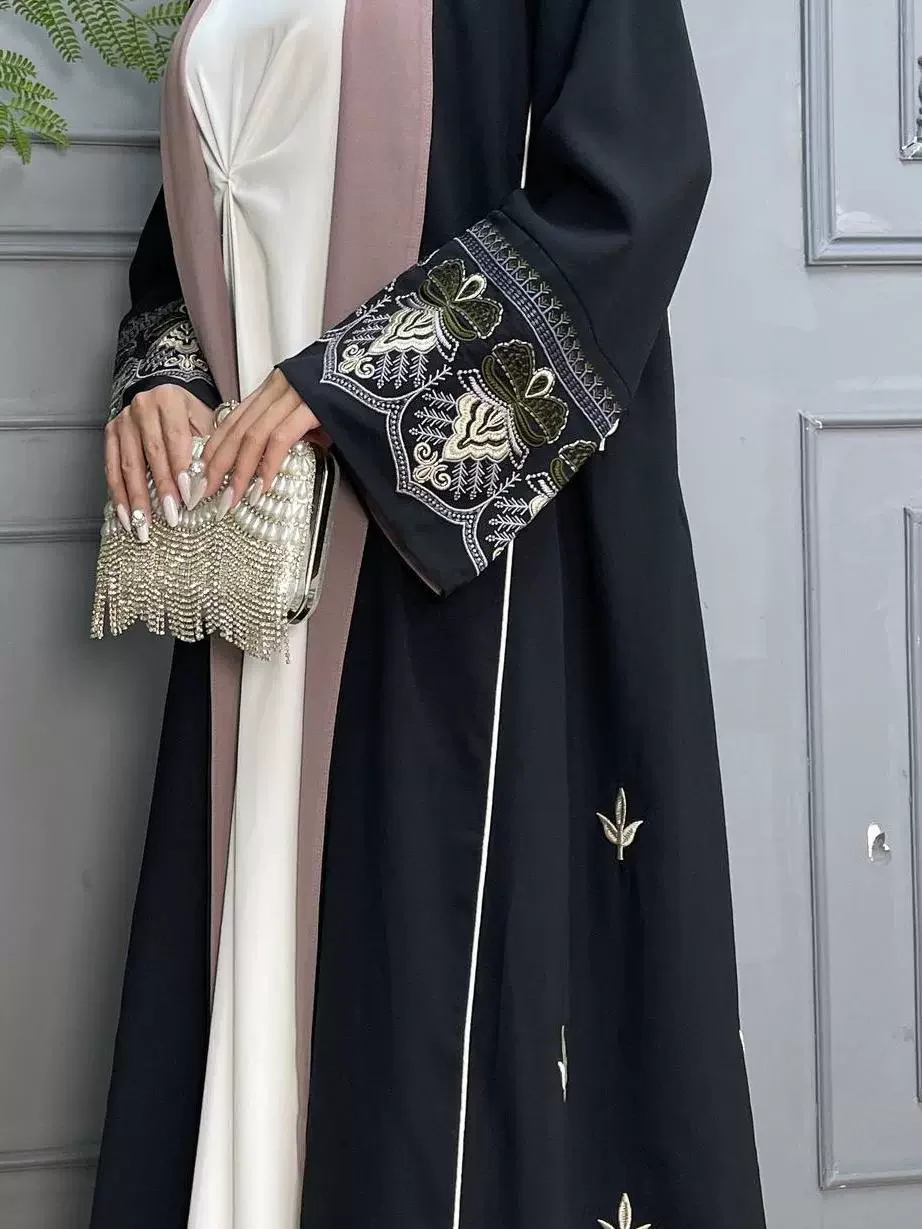 Manteau brodé à la main Abaya imprimé plissé style arabe dubaï trench-coat musulman conservateur à manches longues pour femmes