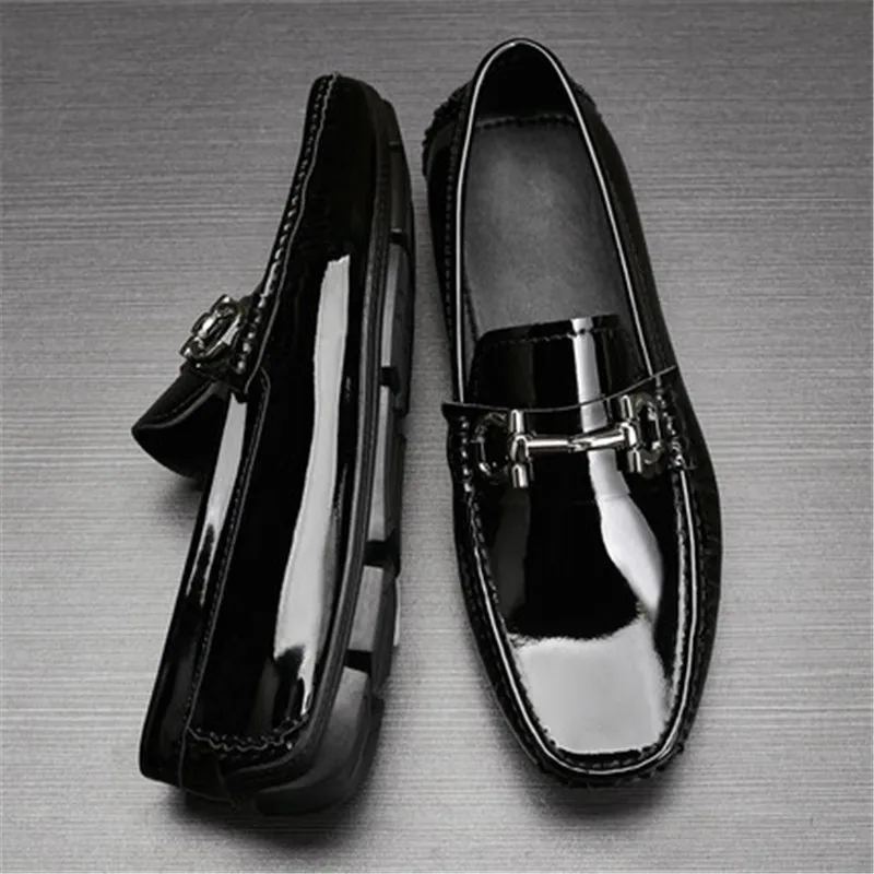 free shipping  Men\'s flat  Shoes  new version  casual  fashion patent leather    driving shoes genuine leather shoes