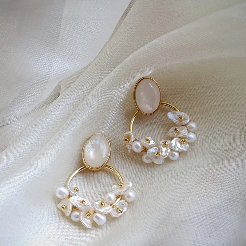 

2025 New Oval Baroque Freshwater Pearl Earrings, Hand Wrapped Light Luxury Minimalist Design for Women, Dangle Ear Jewelry​