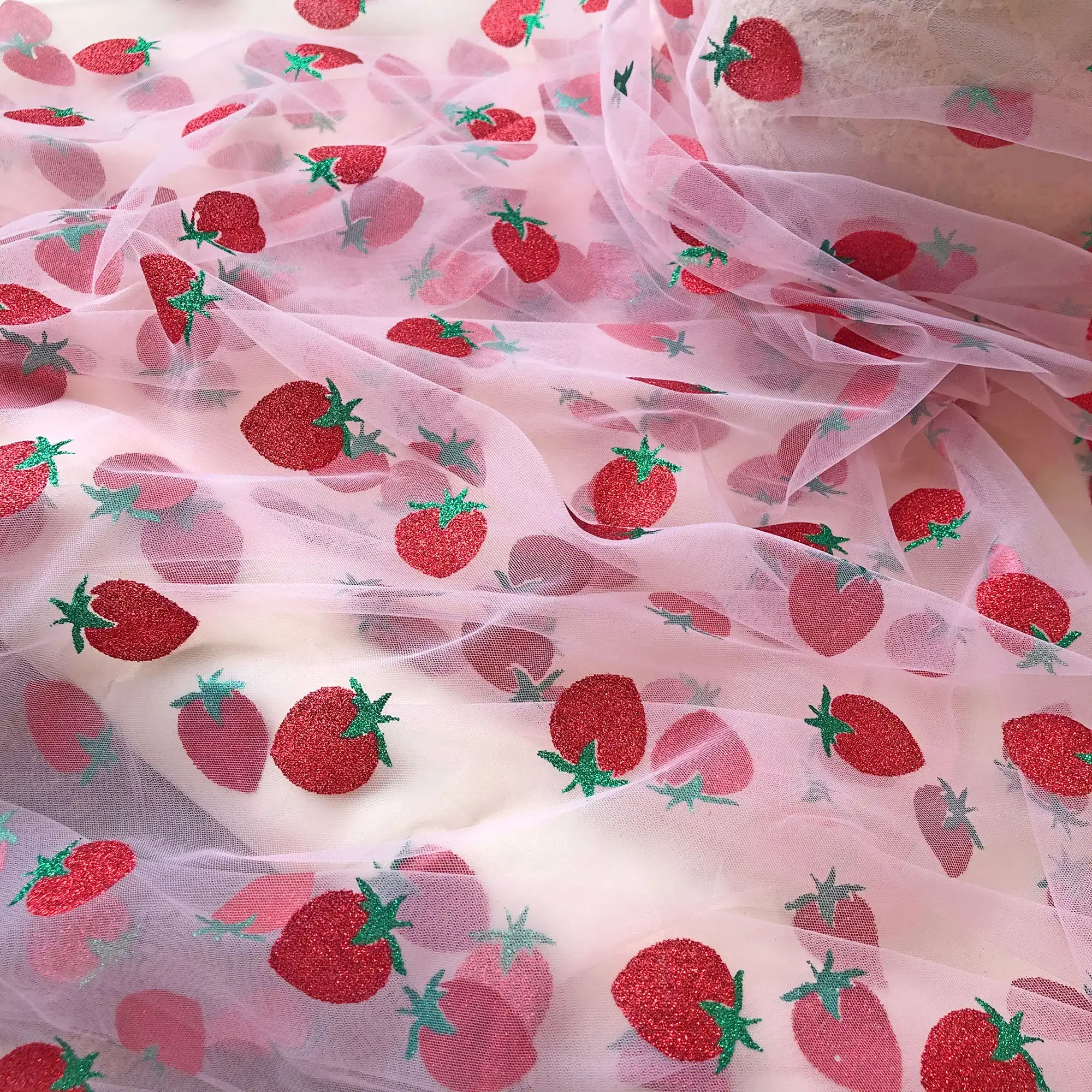 

1 Yard Pink & Black Strawberry Glitter Tulle Fabric 150cm Wide for Kids Dress, DIY – Elegant Cute