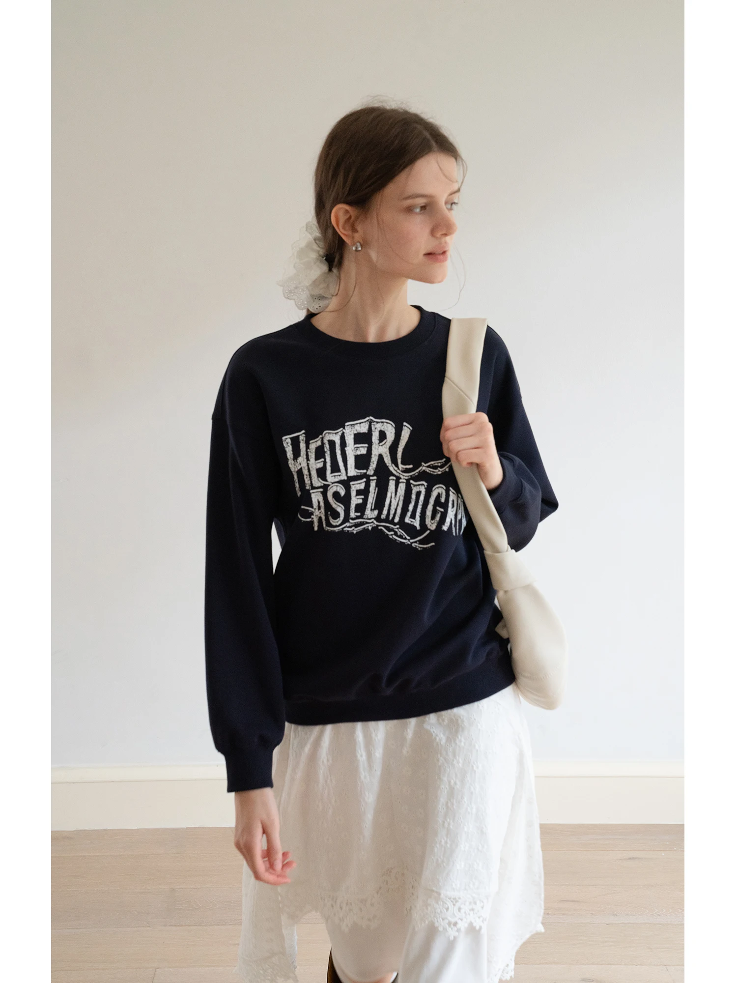 

American Style Retro Loose Letter Print Sweatshirt round Neck Casual Long Sleeve Top EGGKA Women's Fashion Polyester Fiber
