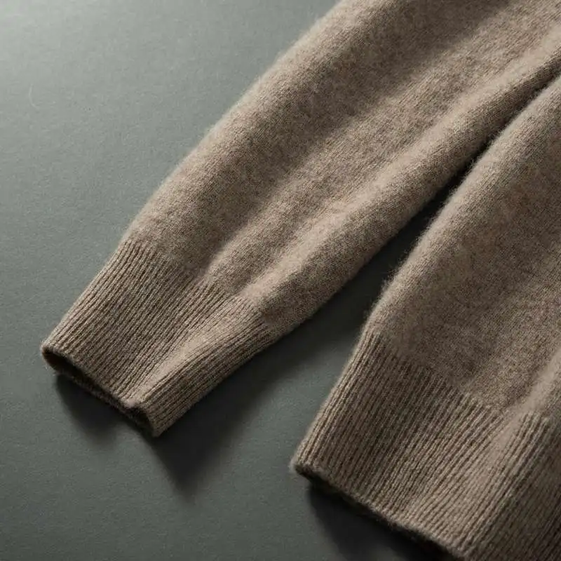 Autumn and Winter Round Neck Men's Simple Casual Pullover Sweater with Warm Knitted Undershirt