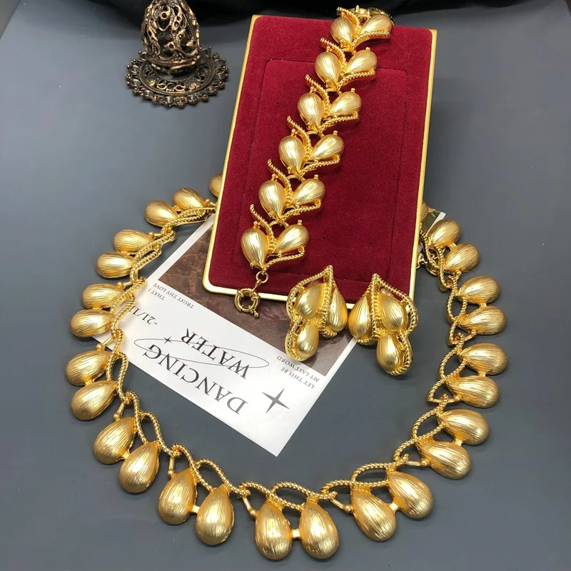 

Позолоченное колье в европейском и американском ретро-стиле с каплями воды, браслет, зажимы для ушей, антикварный комплект украшений для женщин