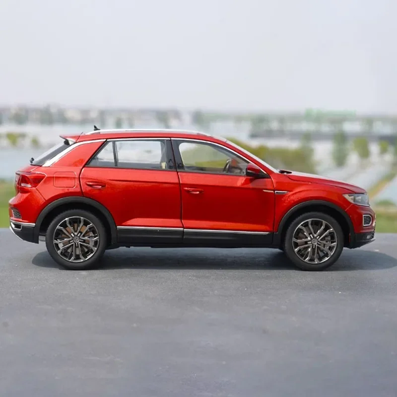 1:18 Scale T-ROC 280STI 2018 Red Simulation Alloy Car Model Collectible Decoration Display Boy Gift Toys