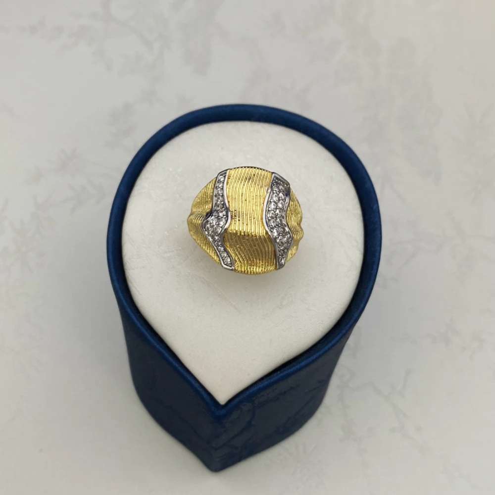 طقم مجوهرات Falair عتيق من النحاس والزركون المطلي بالذهب للنساء على طراز دبي إكسسوار للحفلات مع قلادة وأقراط وخاتم وسوار