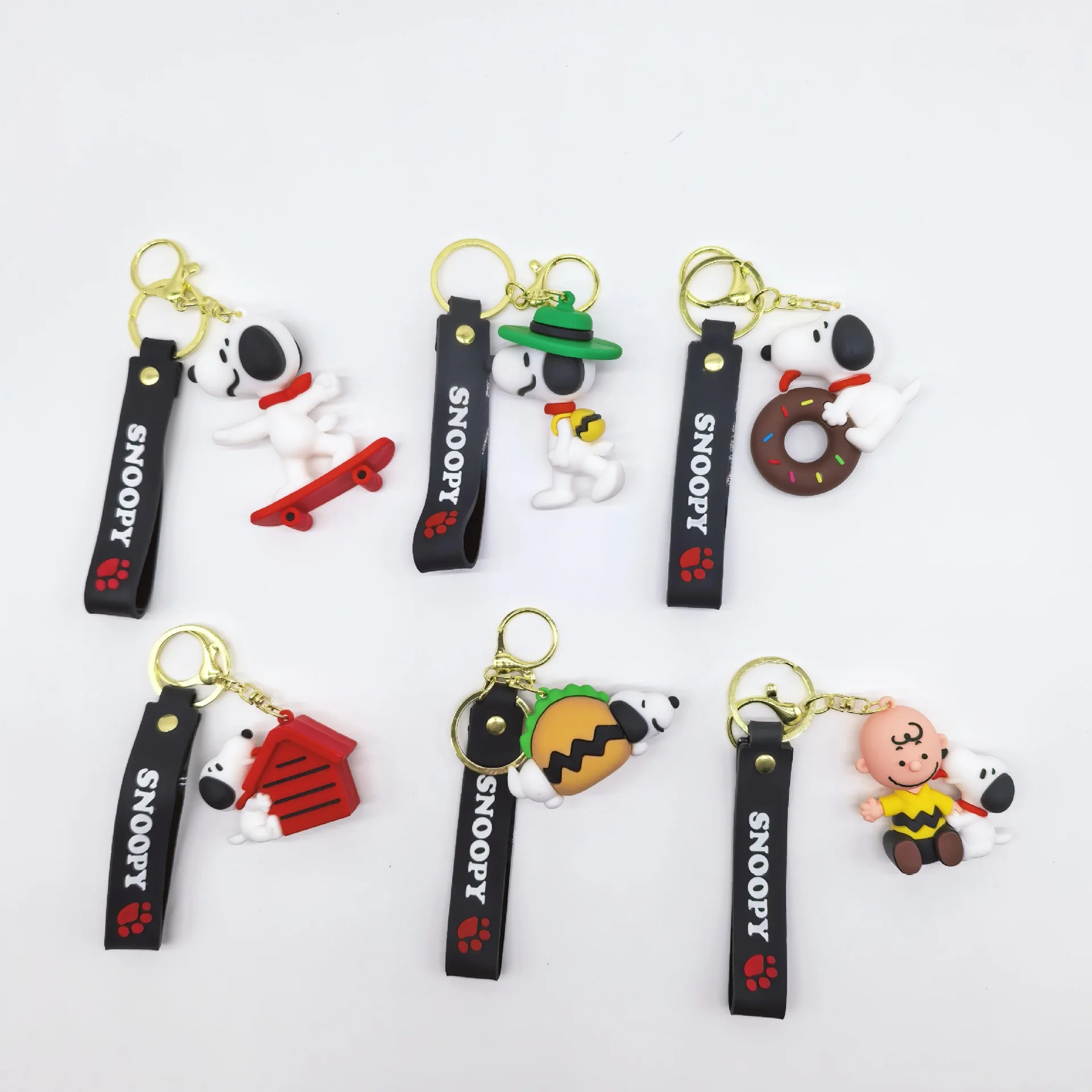 

Cross Border Creative Cartoon Dessert Snoopy Figurine Keychain Car Bag Keychain Accessory Gift Toys Anime Cartoon Frind Fashion
