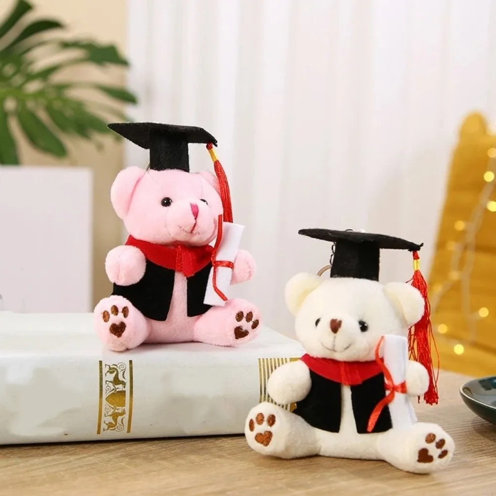 Oso de peluche de graduación de dibujos animados, llavero de oso de peluche suave de 12cm, colgante de bendición, accesorio para mochila de muñeca Dr Bear