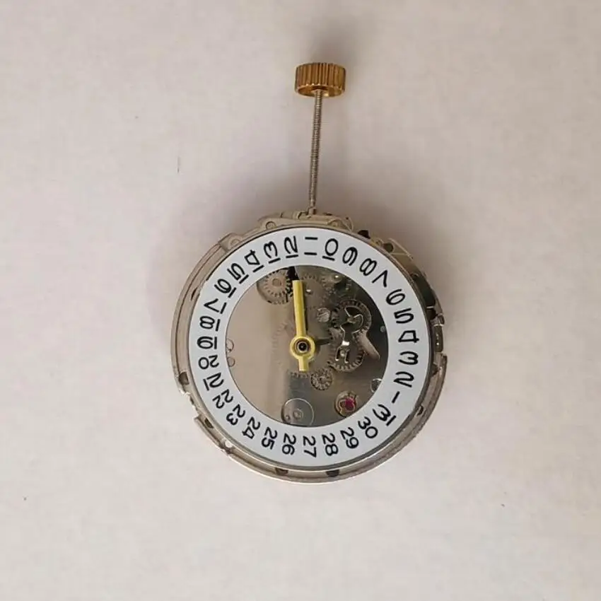 2813 Uhrenwerk: Perfekte Lösung für GMT-Uhren mit großer Datenscheibe?