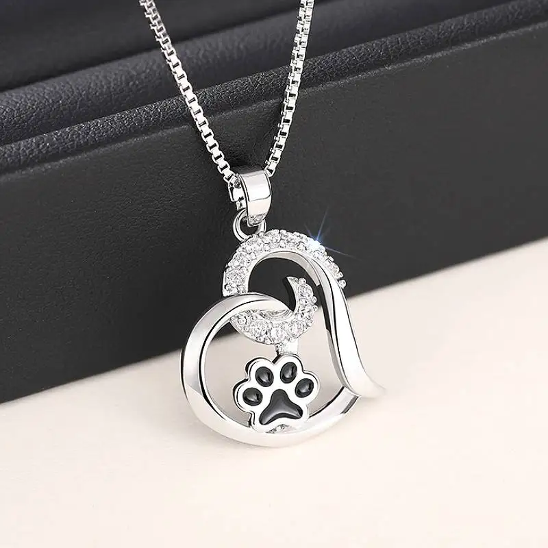 Huitan Herz-Anhänger-Halskette für Damen, Katzenpfote, niedlich, für Partys, Alltag, romantische Accessoires, eingelegt mit glänzendem CZ, modischer, vielseitiger Schmuck