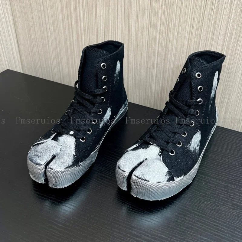 2025 Retro Casual Shoes Women Men High Top Split Toe Shoes Flats Lace Up Canvas Fashion High Quality Walking Shoes Street Style