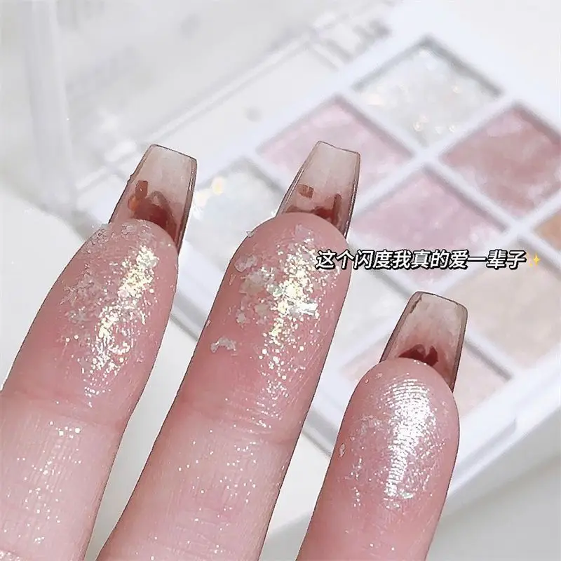 9 色グリッタースノーフレークアイシャドウパレットドリームガールパーリーアイシャドウマットマットハイライトクールトーンチャーミングアイメイクアップ