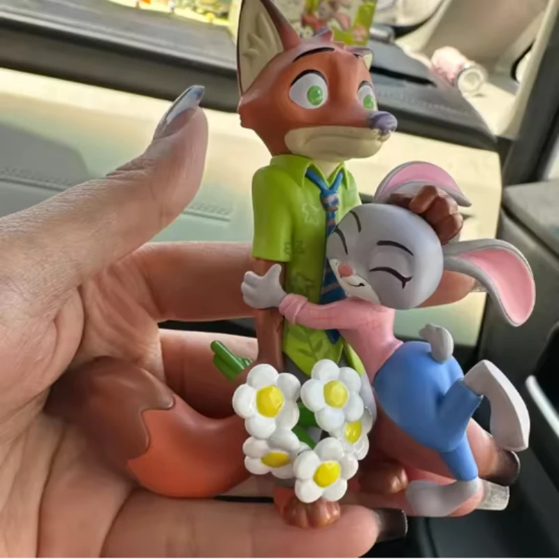 Caja ciega Zootopia con licencia genuina, serie del mundo de las flores, Judy Hopps, artesanía pequeña, regalos misteriosos, perímetro de Anime