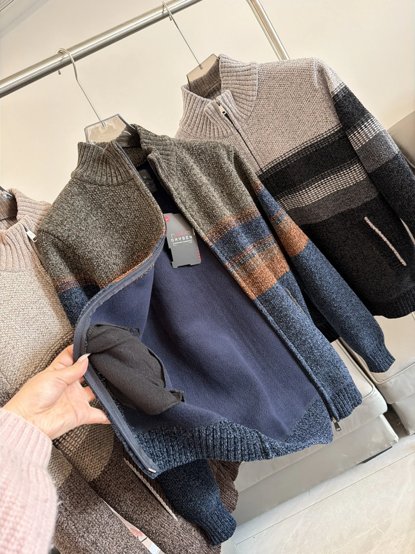 

Мягкая и гладкая вязаная куртка с бейсбольным воротником для мужчин, осенне-зимняя, с цветочным узором, шелковая, с длинным бархатным внутренним слоем, повседневная, на молнии