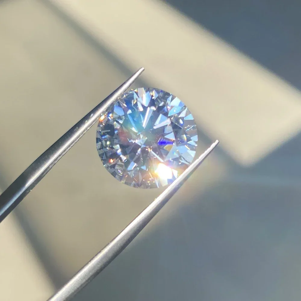 D Color Super White Moissanite Diamond Round / Oval / Pear / Radiant / Emerald / Heart / Princess / Cushion / Asscher / Triangle