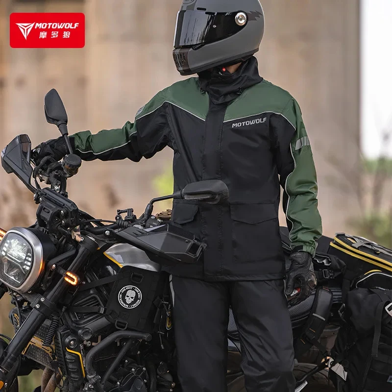MOTOWOLF Waterproof Riding Raincoat Set Men Stylish Color Matching Rain Gear With Hidden Boot Covers & Safety Reflective Stripes