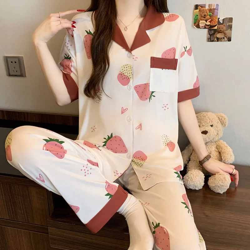 

Women's Hot Selling Short Sleeved Sleepwear Home Suit Set Summer Print Strawberry Loose Collar Short Sleeved Pants Sleepwear Set