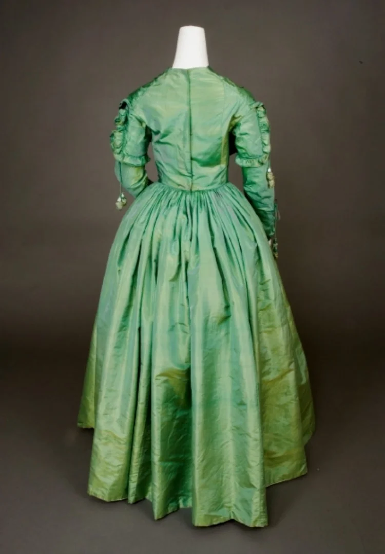 1840-х годов Тюдор Елизаветинская королева, прогулочный костюм, регентский королевский двор, благородная принцесса, послеобеденное платье, бальное платье для чаепития