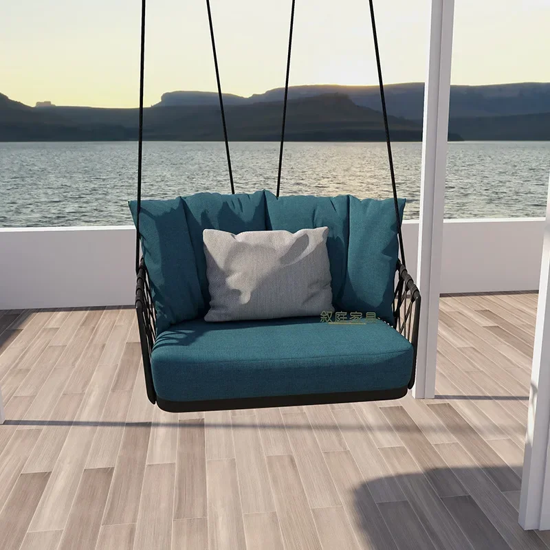 Chaise suspendue simple pour célébrités d'internet, berceau d'extérieur, cour extérieure, endroit pittoresque