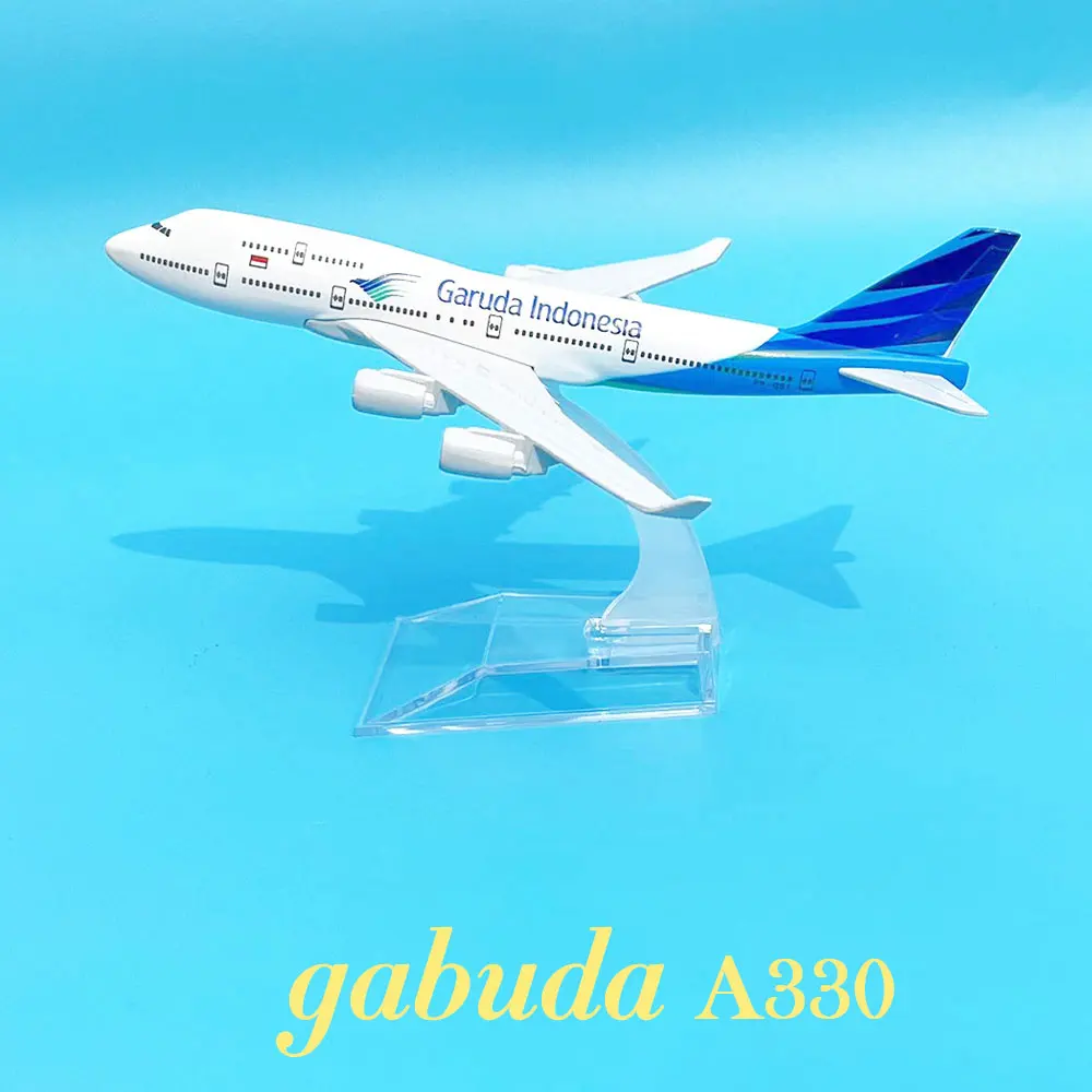 

Scale 1:400 IBERIA A330 Airlines Boeing Aircraft Model - Ideal Addition to any Diecast Aircraft Collection