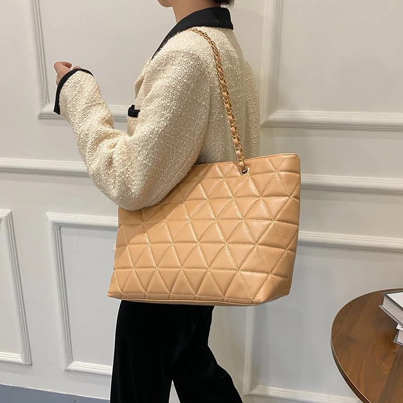 Large Capacity Single Shoulder Tote Embroidered Wire Diamond Lattice Handbag Fashion Texture Chain 2021 Hand Bags