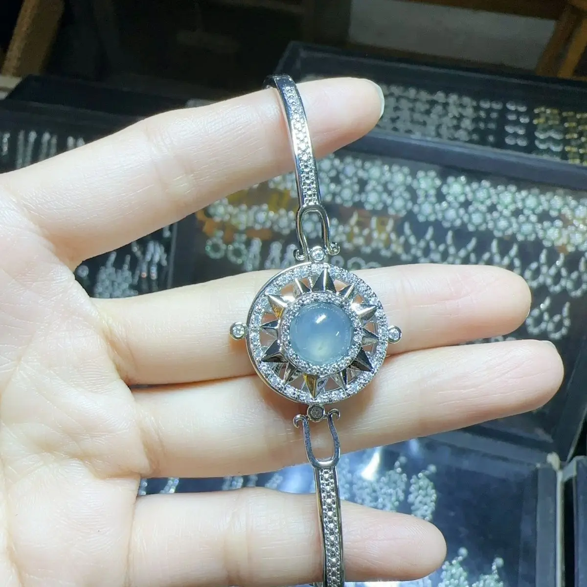 Natural A jadeite ice blue compass rotating bracelet (choose one of the best in diversity)