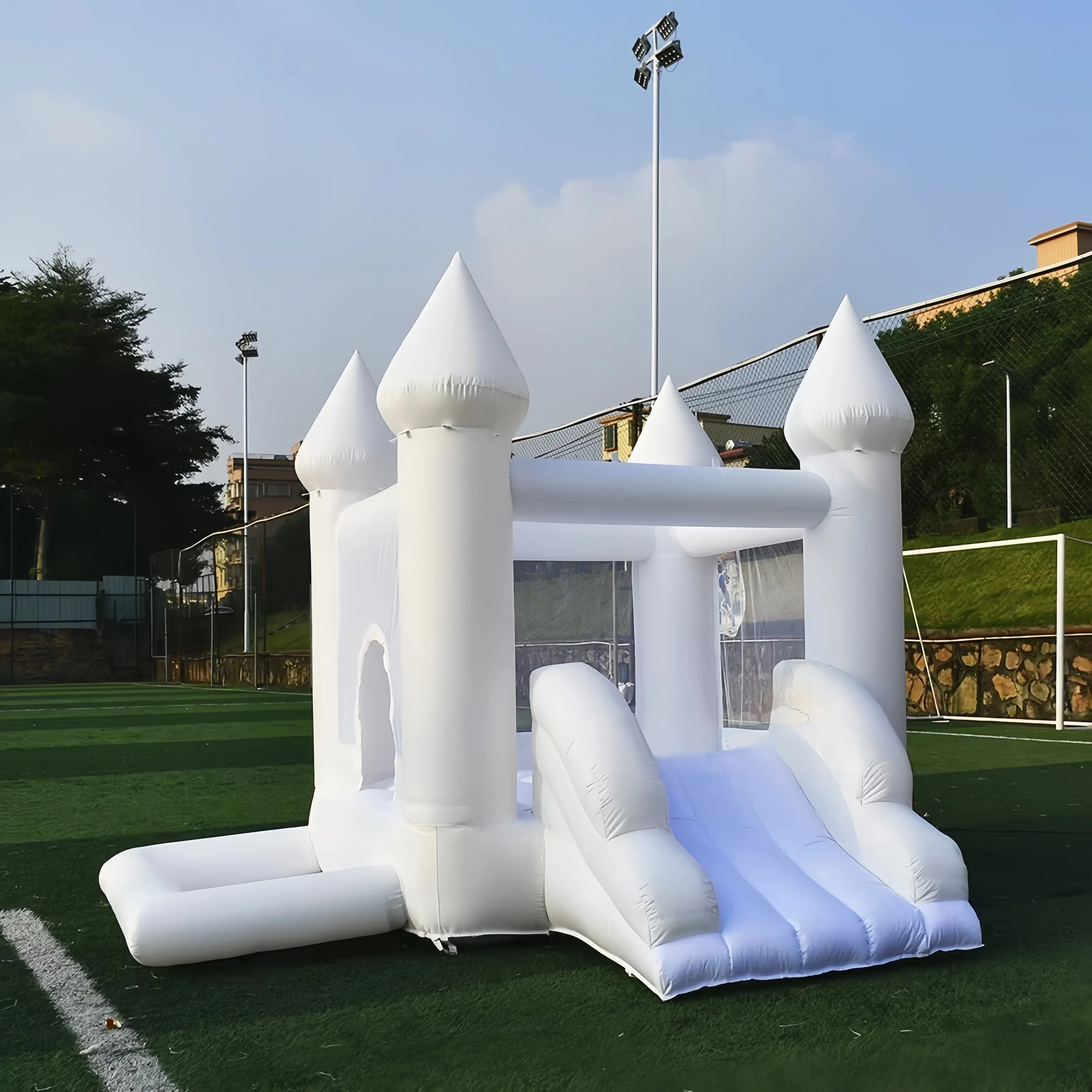 

Fashion Chateau Inflatable Slide Trampoline Inflatable Large White Bouncy Castle for Park Outdoor PVC Inflatable Bouncer