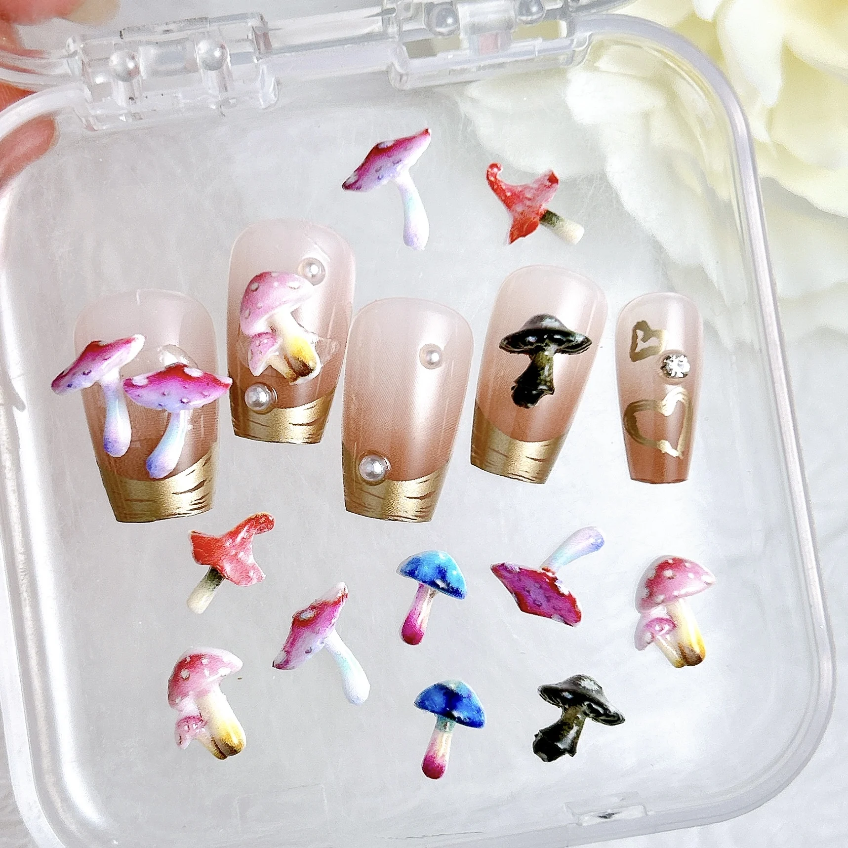 50 個革新的なクリエイティブ魅力的なキノコネイルアートデコレーションカラフルな現実的な魔法の帽子キノコ樹脂ネイルチャーム DIY