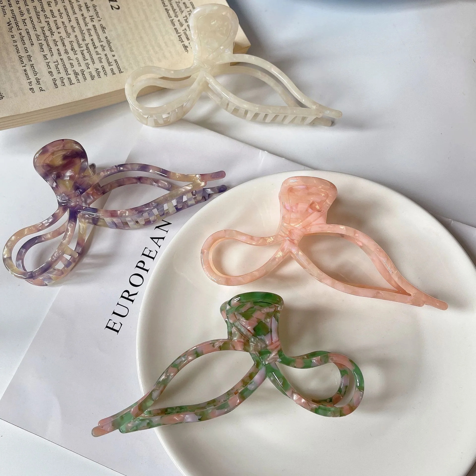 Seasonal Clearance While Supplies Last First Come First Served Classic Style Acetate Hair Claw Clip Hair Accessories for Women