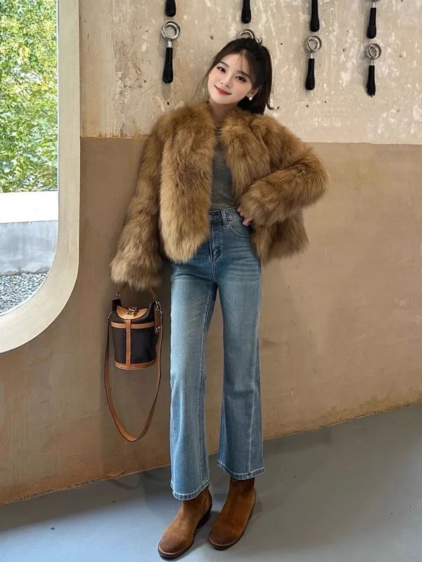 

Ретро-пальто из искусственного меха, модная куртка из кожи и меха, красивая модель малого размера, женская верхняя одежда Весна 2026