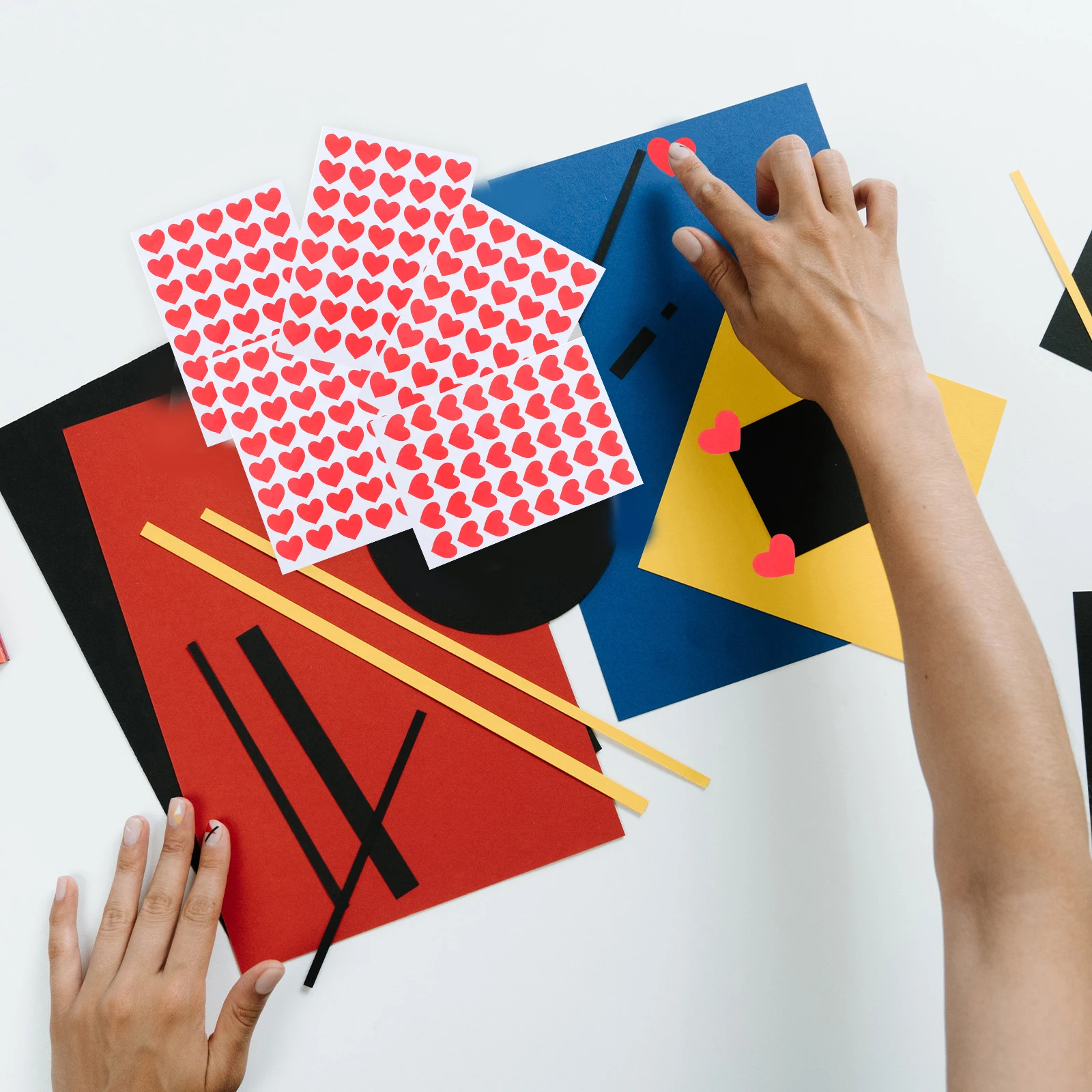 

8 Sheets Reward Stickers Cute Heart Design Self-Adhesive Classroom Teacher Appreciation Stickers for School Home Office Use