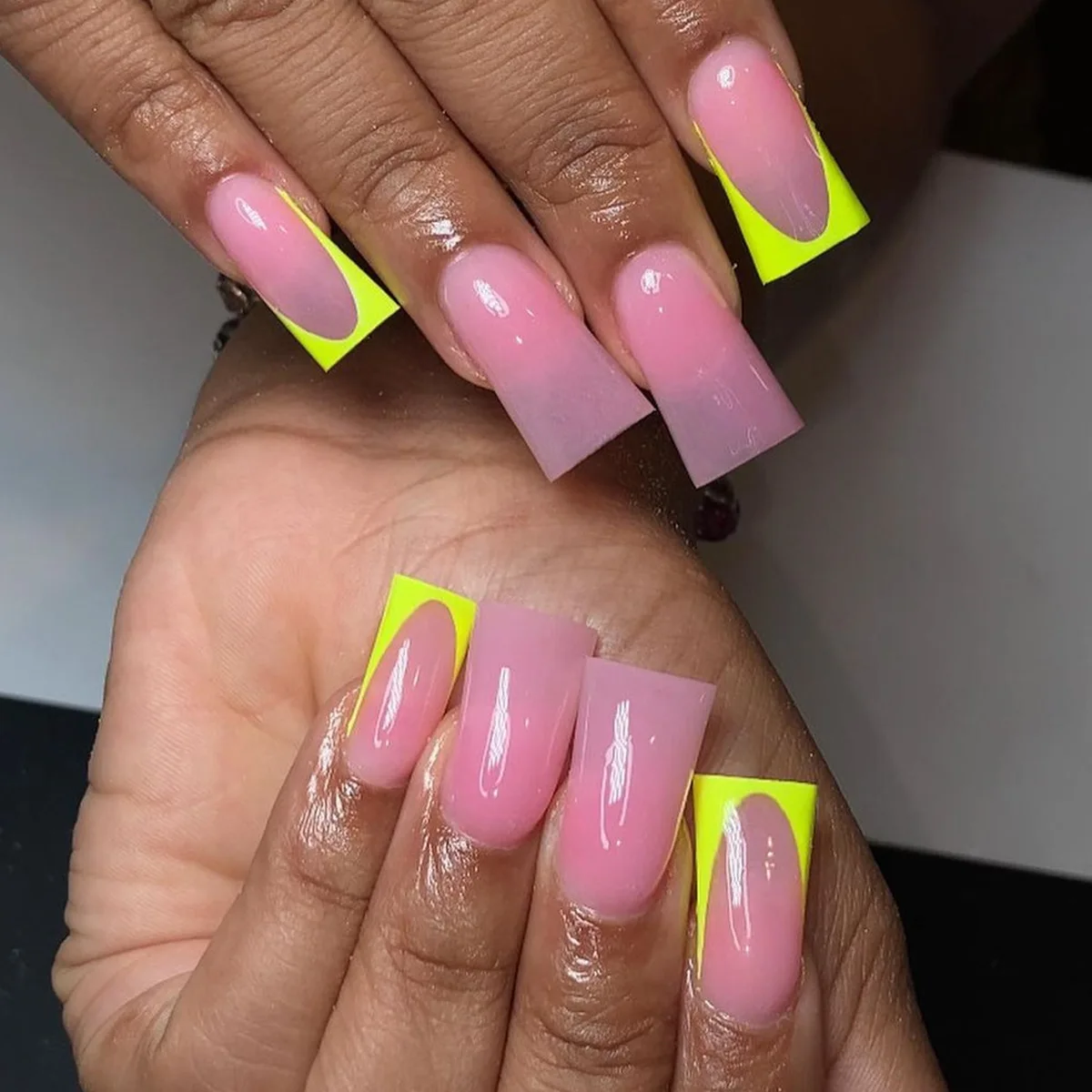 

24Pcs Flared Nude French Glossy Press on Acrylic Nail Tips Detachable False Nails with Glue Full Cover Manicure Set Chic Stylish