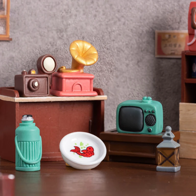 1Set Dollhouse Miniature Retro Camera TV Record Player Thermos Pot Public Telephone Model Daily Necessities Home Decor Toy