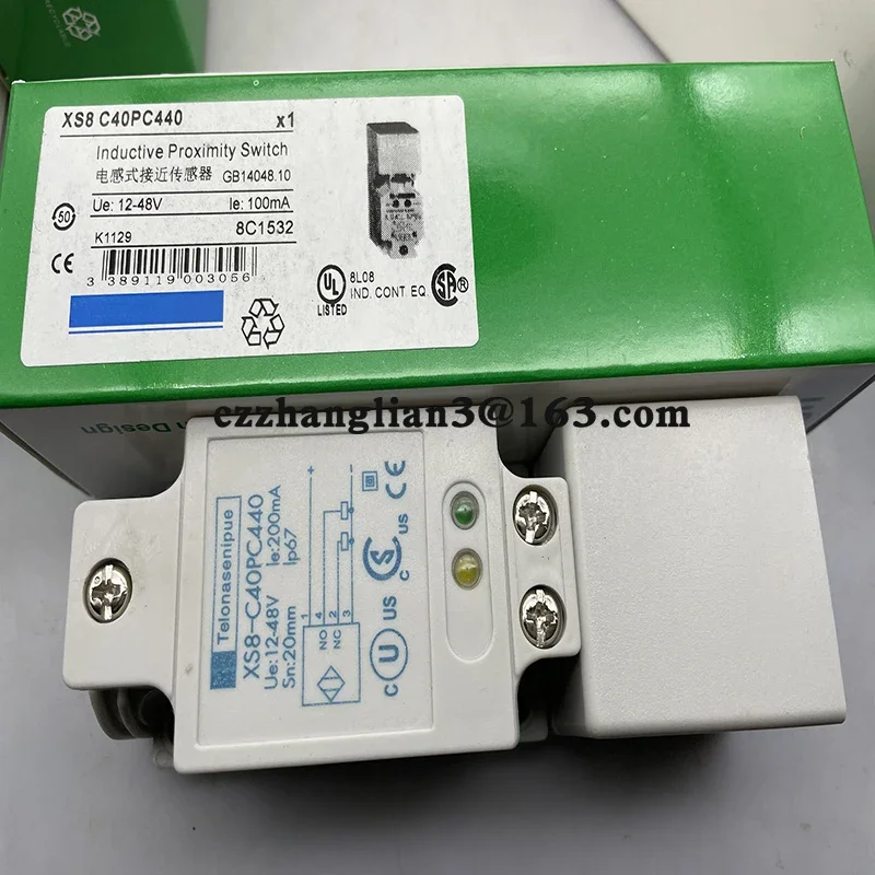 

New proximity switch sensor XS8C40PC440 XS8-C40PC440 in stock