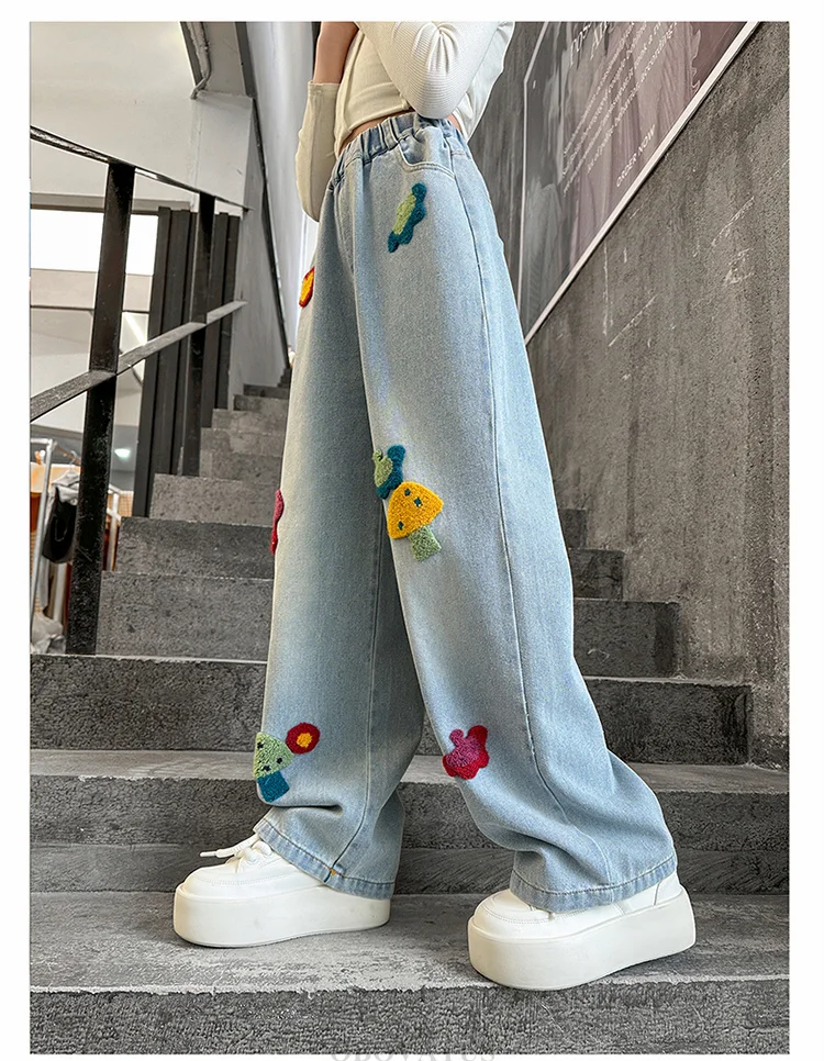 Frühlings-Kinderjeans mit Pilz-Applikationen für Mädchen, Neues Design, Street-Denim-Hosen, Kinder Slim Fit Regular Jeans-Hosen – Detail 2
